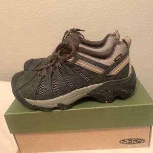 Keen Voyager Hiking Shoes. Men’s 9.5